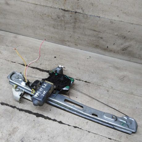 steklopodieemnik-elektriceskii-zadnii-pravyi-defekt-ford-focus-1-art-109608-big-0