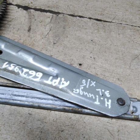 steklopodieemnik-elektriceskii-zadnii-levyi-nissan-tiida-i-art-110104-big-4