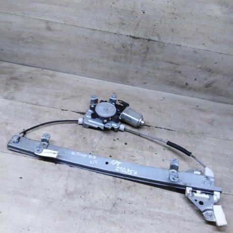 steklopodieemnik-elektriceskii-perednii-pravyi-nissan-tiida-i-art-110111-big-0