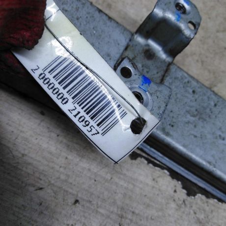 steklopodieemnik-elektriceskii-perednii-pravyi-nissan-tiida-i-art-110111-big-1