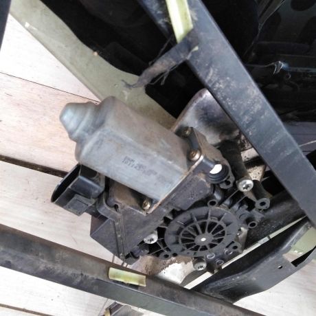 steklopodieemnik-elektriceskii-zadnii-pravyi-audi-a6-c5-art-110158-big-4