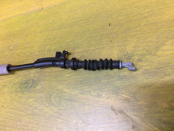 tros-otkryvaniia-dveri-volkswagen-polo-sedan-2015-g-art-12050-big-2