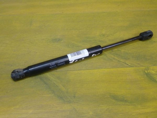 amortizator-kryski-bagaznika-hyunday-sonata-2007-g-art-12090-big-0