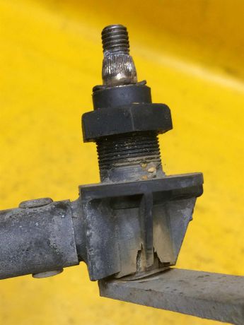 trapeciia-dvornikov-daewoo-nexia-art-13117-big-3