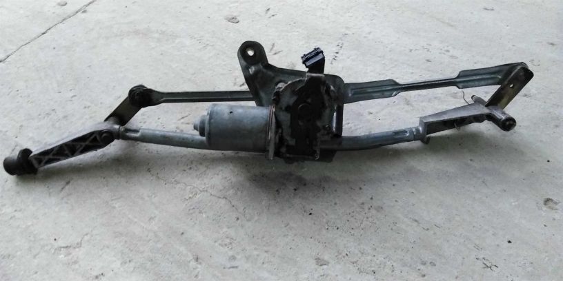 trapeciia-dvornikov-volvo-s80-art-17632-big-0