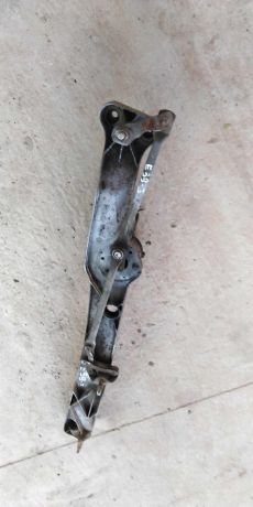 trapeciia-dvornikov-v-sbore-bmw-e39-art-17734-big-1