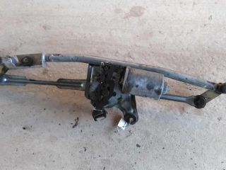 trapeciia-dvornikov-v-sbore-volvo-s80-art-17761