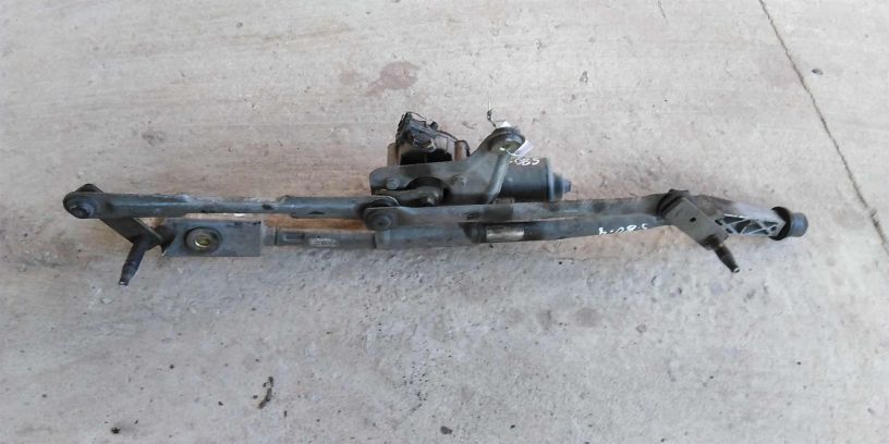 trapeciia-dvornikov-v-sbore-volvo-s80-art-17761-big-2