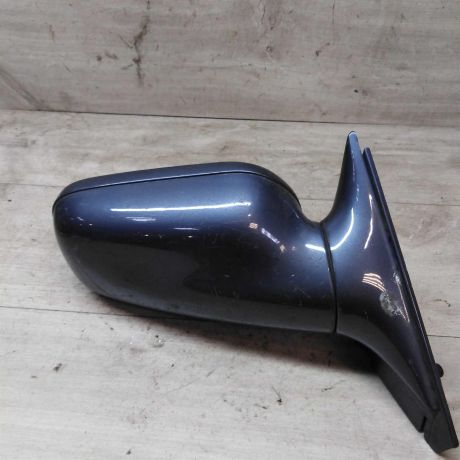 zerkalo-pravoe-audi-100-c4-defekt-stekla-art-26537-big-1