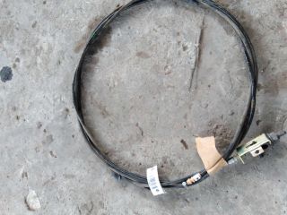 tros-otkryvaniia-kryski-toplivnogo-baka-mazda-626-art-26874