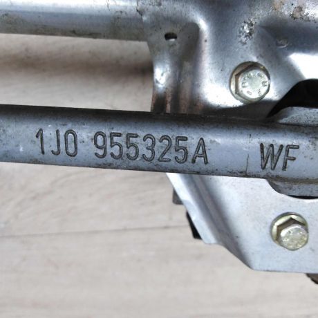 trapeciia-dvornikov-volkswagen-golf-4-art-27837-big-3