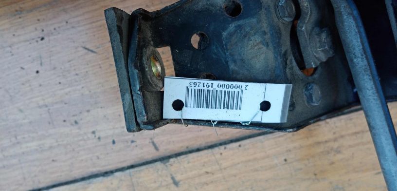 trapeciia-dvornikov-audi-80-b4-art-28403-big-1