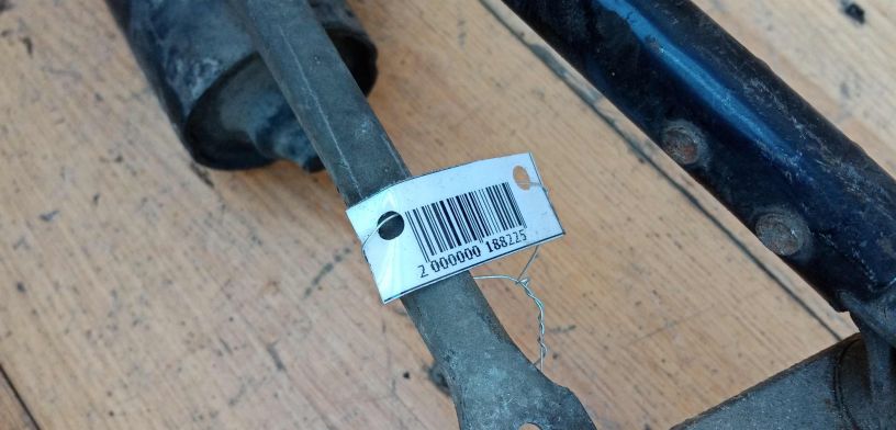 trapeciia-dvornikov-audi-80-b4-art-28404-big-1