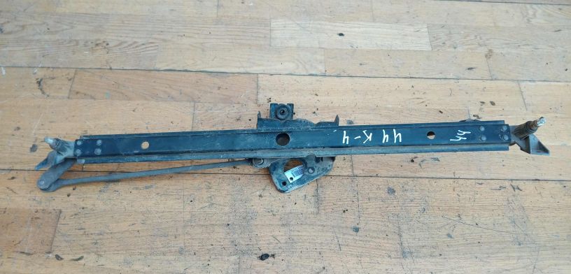 trapeciia-dvornikov-audi-100-c3-art-28405-big-0