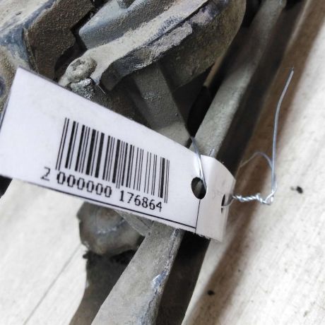 trapeciia-dvornikov-v-sbore-toyota-corolla-e120-art-29288-big-3