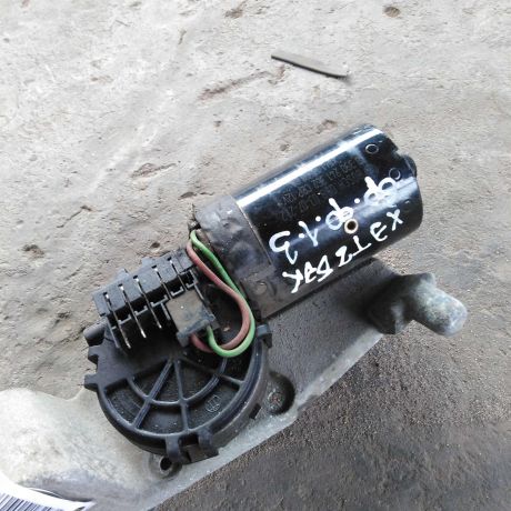 trapeciia-dvornikov-ford-focus-1-rest-art-30727-big-4