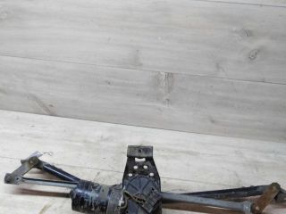 trapeciia-dvornikov-s-motorom-audi-80-b3-s-motorcikom-art-30781