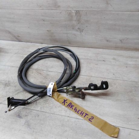 tros-otkryvaniia-kryski-bagaznika-i-liucka-benzobaka-hyundai-accent-2-art-32239-big-0