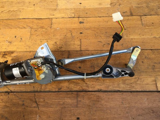 trapeciia-dvornikov-motorcik-mercedes-w203-do-rest-art-33439-big-3