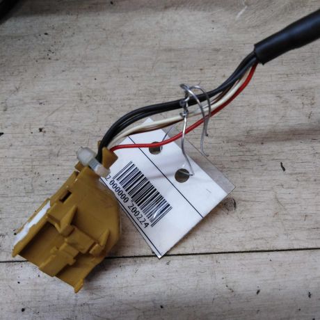 zerkalo-levoe-audi-a4-b6-8e-defekt-korpusa-art-33465-big-2