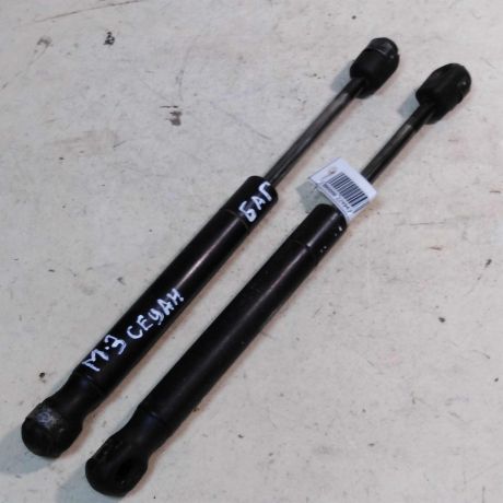amortizator-bagaznika-upor-mazda-3-bk-sedan-mkpp-16i-art-35058-big-0