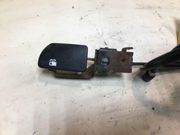 tros-otkryvaniia-liucka-baka-hyundai-elantra-3-xd-2-rest-art-37233-big-1