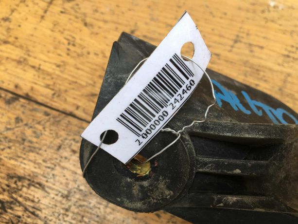 trapeciia-dvornikov-toyota-corolla-ix-e120-e130-rest-xetcbek-art-37433-big-2