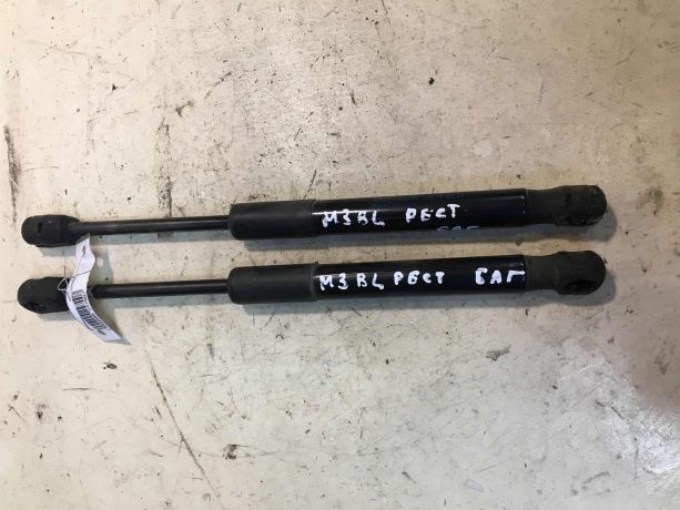 amortizator-kryski-bagaznika-mazda-3-bl-rest-sedan-art-37543-big-0