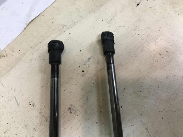 upor-kryski-bagaznika-amortizator-toyota-corolla-ix-e120-e130-rest-xetcbek-art-37601-big-2