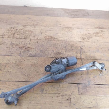 trapeciia-dvornikov-ford-mondeo-3-v-sbore-s-motorcikom-art-39506-big-0