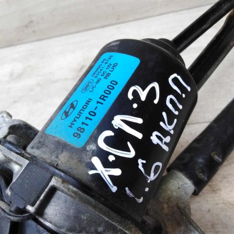 trapeciia-dvornikov-hyundai-solaris-art-40370-big-1