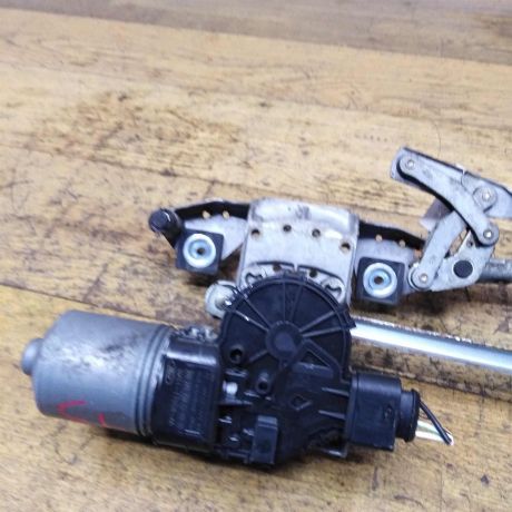 trapeciia-stekloocistitelei-ford-c-max-s-motorcikom-do-rest-art-40759-big-1