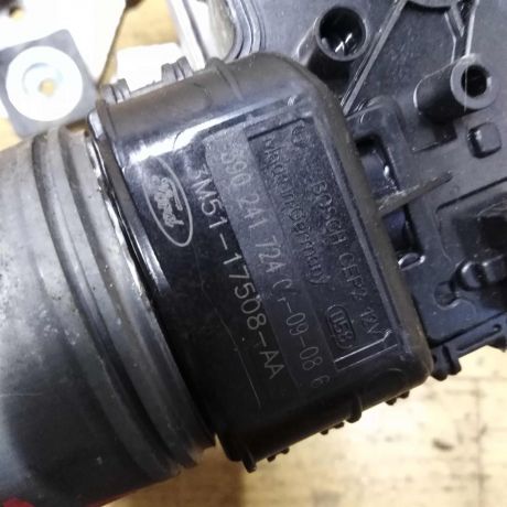 trapeciia-stekloocistitelei-ford-c-max-s-motorcikom-do-rest-art-40759-big-2