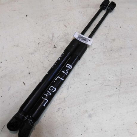 amortizator-kryski-bagaznika-volkswagen-passat-b7-art-40880-big-0