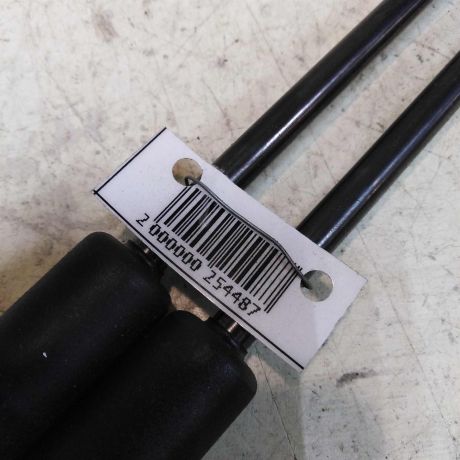 amortizator-kryski-bagaznika-volkswagen-passat-b7-art-40880-big-1