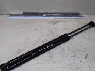 amortizator-kryski-bagaznika-upor-ford-focus-3-rest-17gv-art-44416