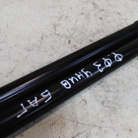 amortizator-kryski-bagaznika-upor-ford-focus-3-rest-17gv-art-44416-big-1