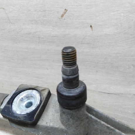 trapeciia-stekloocistitelia-v-sbore-ford-focus-2-do-rest-art-46109-big-1