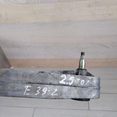 trapeciia-stekloocistitelia-bmw-e39-art-47544-big-3