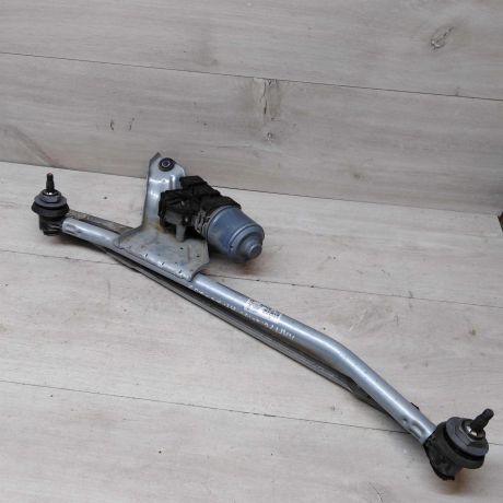 trapeciia-stekloocistitelia-v-sbore-lada-largus-art-48012-big-0