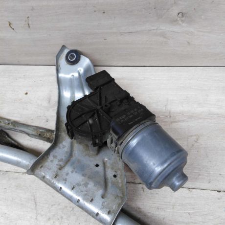 trapeciia-stekloocistitelia-v-sbore-lada-largus-art-48012-big-3