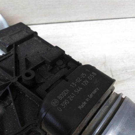 trapeciia-stekloocistitelia-v-sbore-lada-largus-art-48012-big-5