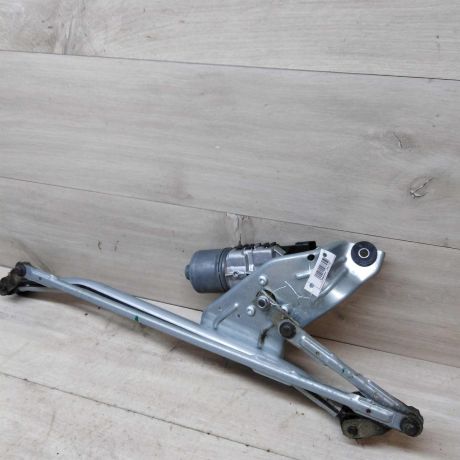 trapeciia-stekloocistitelia-v-sbore-lada-largus-art-48012-big-1