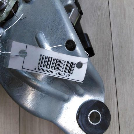 trapeciia-stekloocistitelia-v-sbore-lada-largus-art-48012-big-6