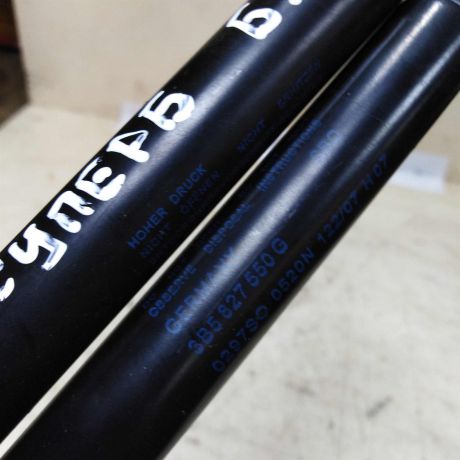 amortizator-kryski-bagaznika-sedan-skoda-superb-i-rest-art-48816-big-1