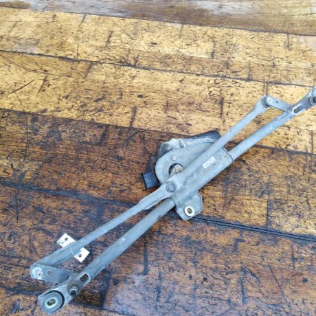 trapeciia-stekloocistitelia-peredniaia-v-sbore-audi-a6-c5-art-50349-big-3