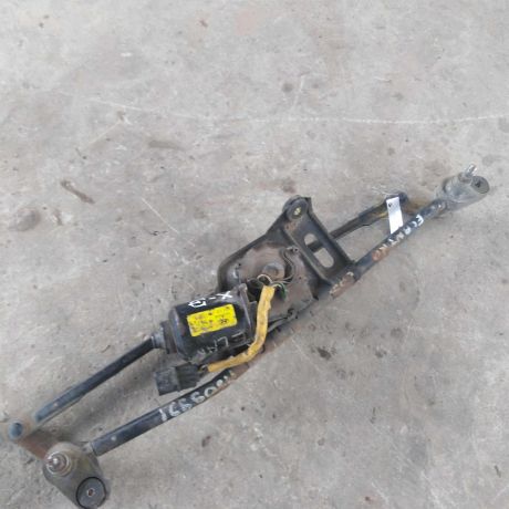 trapeciia-stekloocistitelia-s-motorcikom-hyundai-elantra-iii-xd-2-art-51443-big-1