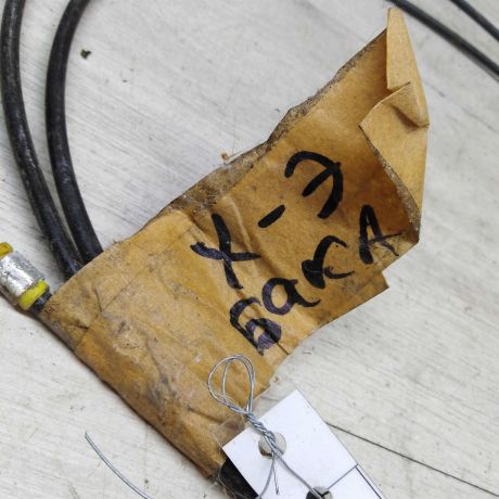 tros-otkryvaniia-baka-hyundai-elantra-iii-xd-art-52248-big-3