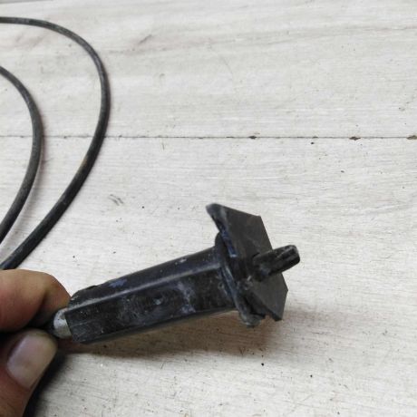 tros-otkryvaniia-baka-hyundai-elantra-iii-xd-art-52248-big-2