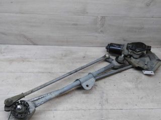 trapeciia-stekloocistitelia-peredniaia-s-motorcikom-mitsubishi-lancer-9-art-52427